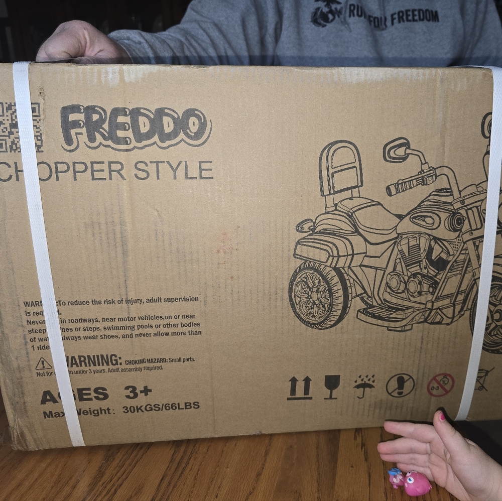 Brand new Freddo Chopper Style Ride-On Toy - Picture 3 of 3